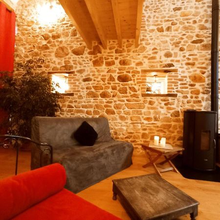 La Grange De Marie A St Angel - Magnifique Grange Renovee En Loft Pour 1 A 6 Pers Villa Saint-Angel  Bagian luar foto