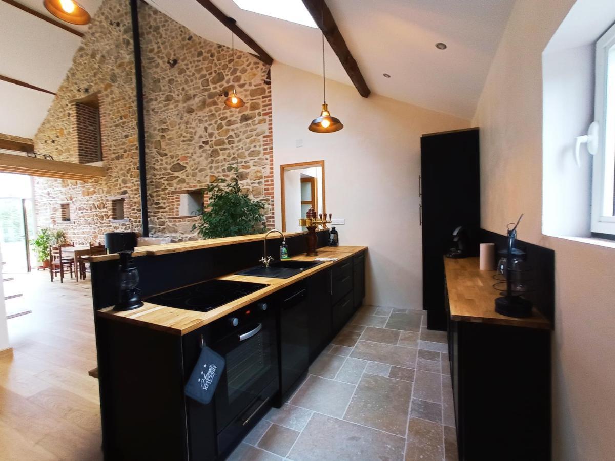 La Grange De Marie A St Angel - Magnifique Grange Renovee En Loft Pour 1 A 6 Pers Villa Saint-Angel  Bagian luar foto