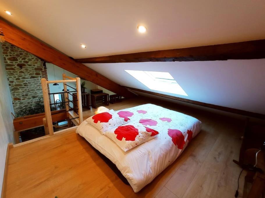La Grange De Marie A St Angel - Magnifique Grange Renovee En Loft Pour 1 A 6 Pers Villa Saint-Angel  Bagian luar foto