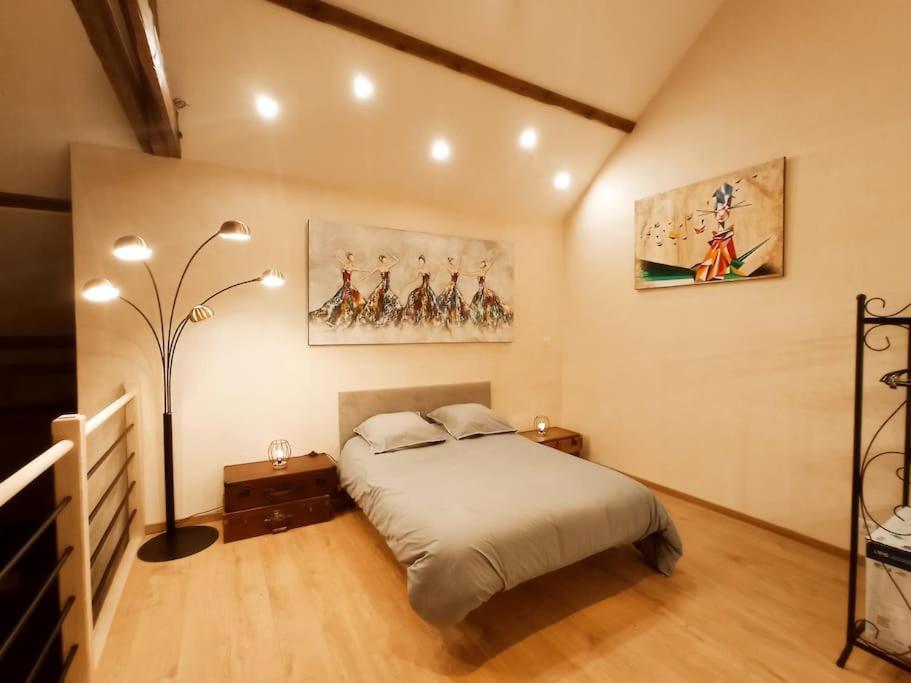 La Grange De Marie A St Angel - Magnifique Grange Renovee En Loft Pour 1 A 6 Pers Villa Saint-Angel  Bagian luar foto