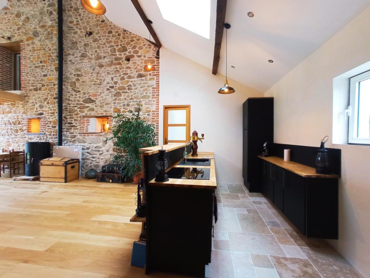 La Grange De Marie A St Angel - Magnifique Grange Renovee En Loft Pour 1 A 6 Pers Villa Saint-Angel  Bagian luar foto
